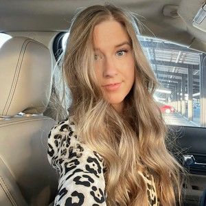 Meet your Posher, Madeline